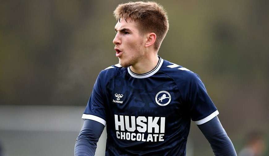 Millwall agree new deal with promising youngster