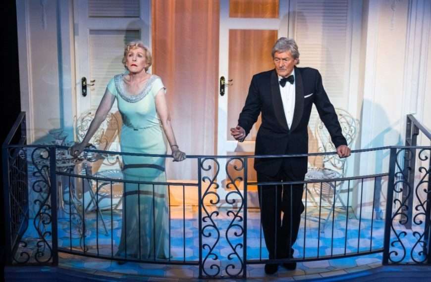 Private Lives on Show