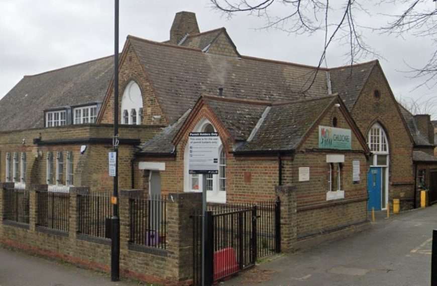 Outstanding South London nursery where toddlers serve their own lunch