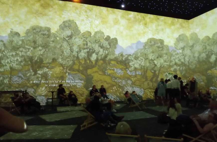 Immerse Yourself in Van Gogh