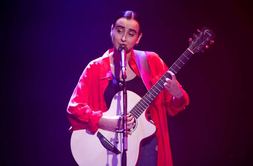 Review: Manic Street Creature at Southwark Playhouse brilliantly gives songs for a tangled life