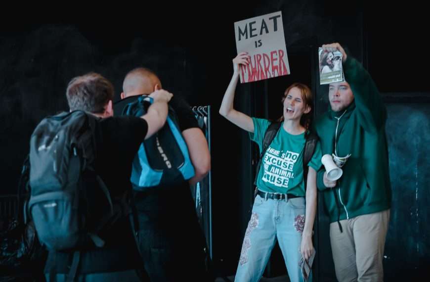 A play telling ‘the forgotten victims of the meat industry’ comes to Southwark
