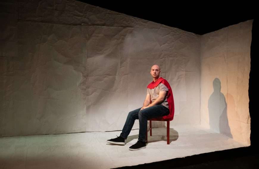 Review: Captain Amazing – Southwark Playhouse