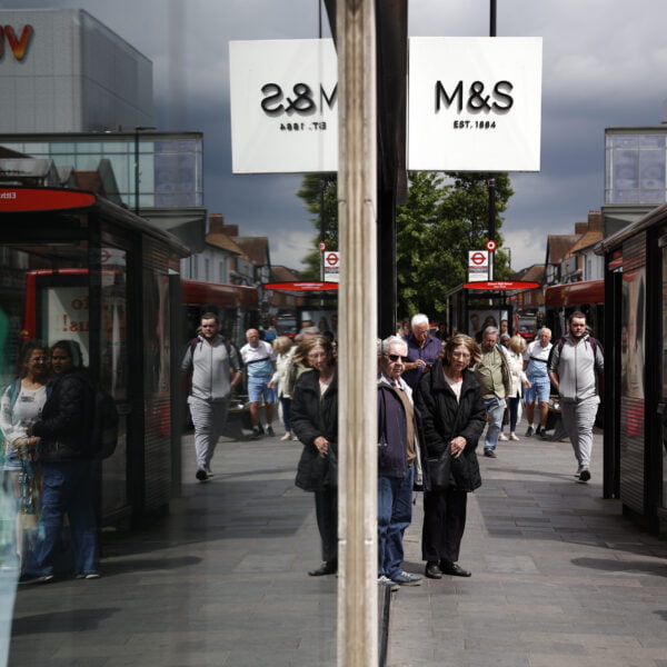 ‘Elderly targeted on Eltham High Street with one woman have close to £2K in cash taken’