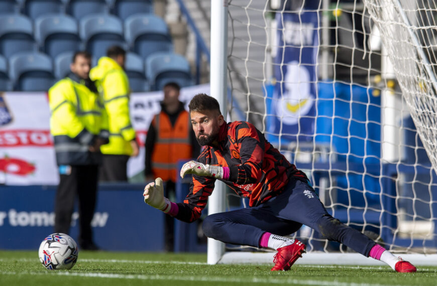 Legendary former Millwall goalkeeper announces retirement as he begins new life in Spain