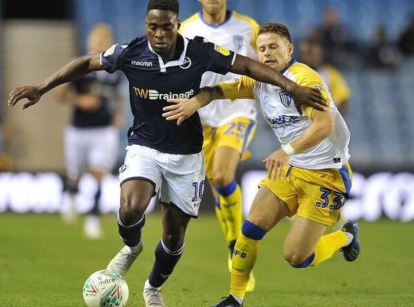 ‘Aways had a love for the fans’ – versatile former Millwall man makes Wycombe Wanderers return