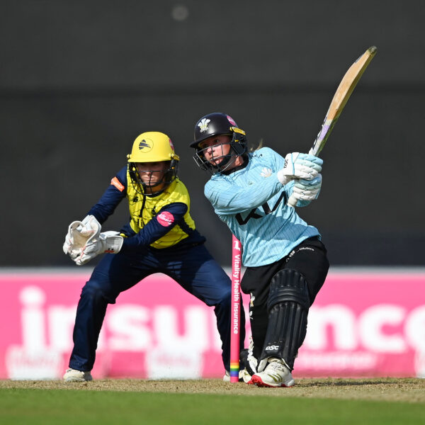 Surrey win last-ball thriller against Hampshire Hawks