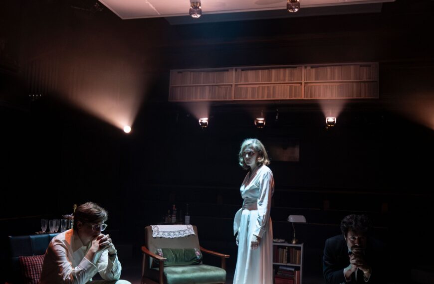 Review: In Praise of Love: Orange Tree Theatre