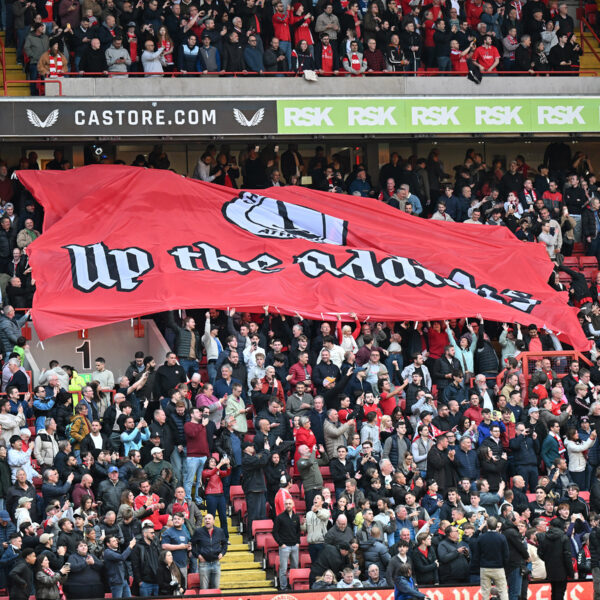 Another 20,000+ crowd expected for Charlton’s Leicester clash, Jones on Robins draw – and defender move to League One
