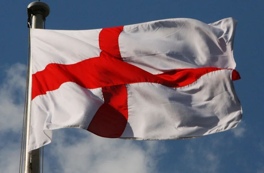 First demonstration in Sutton for decades as crowds clash over flags