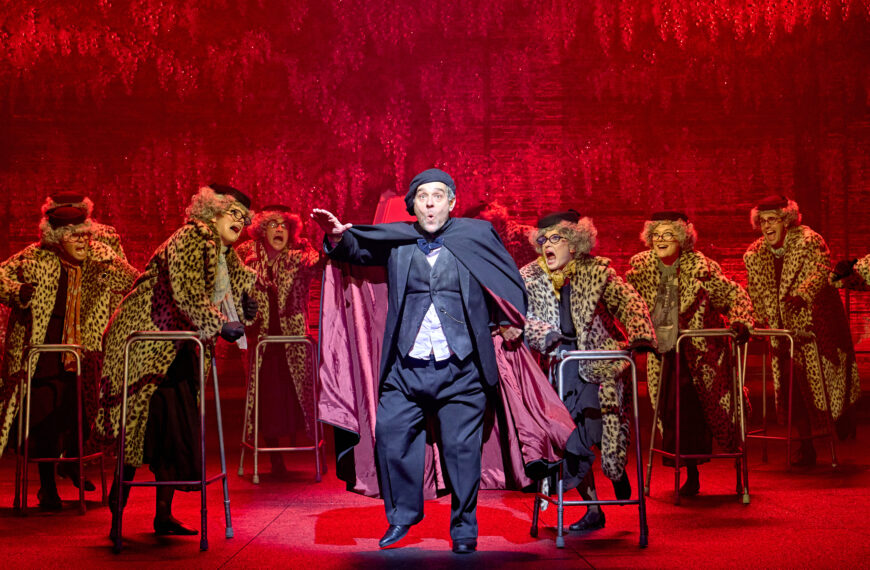Review: The Producers at The Garrick