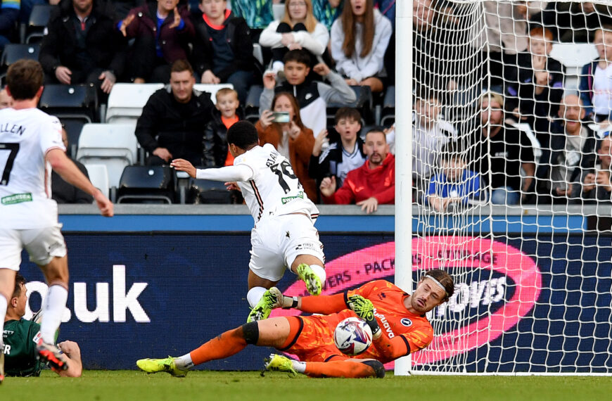 ‘Great session back on the grass’ – Millwall goalkeeper Lukas Jensen returns to training after Achilles injury