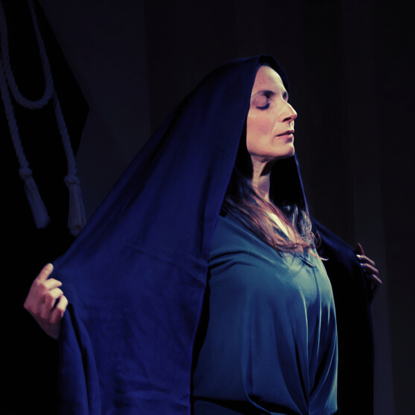 Review: The Popess at The Glitch