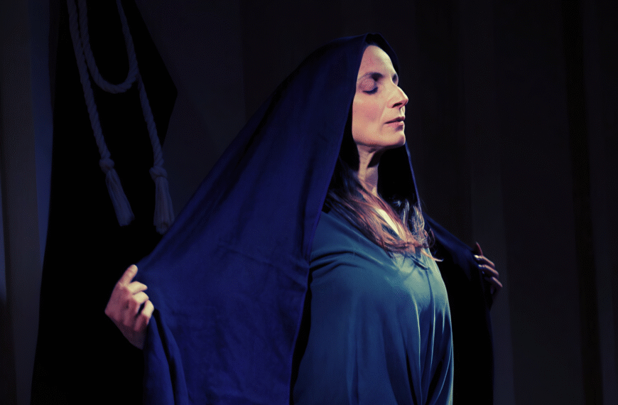 Review: The Popess at The Glitch