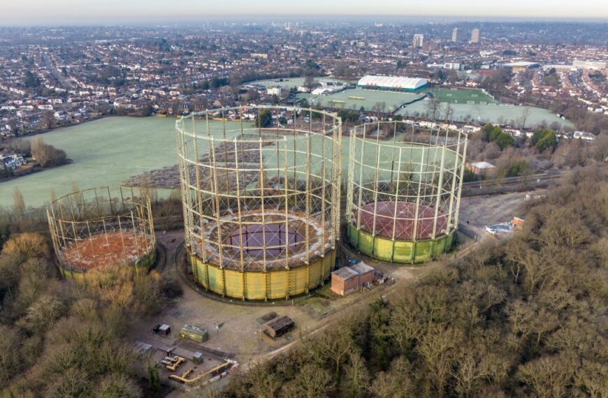New 586-home neighbourhood planned for old South London gasworks