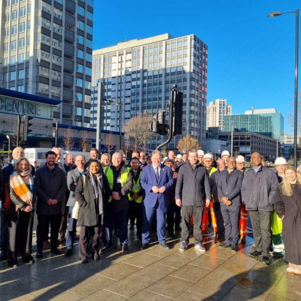 Mayor opens Wellesley Road crossing