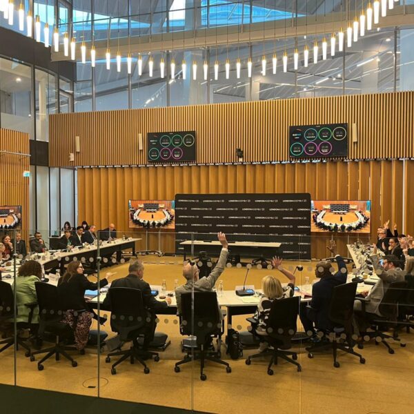 Labour Assembly Members reject Lib Dem attempts to keep all police front counters open in London and provide free school meals outside of term time