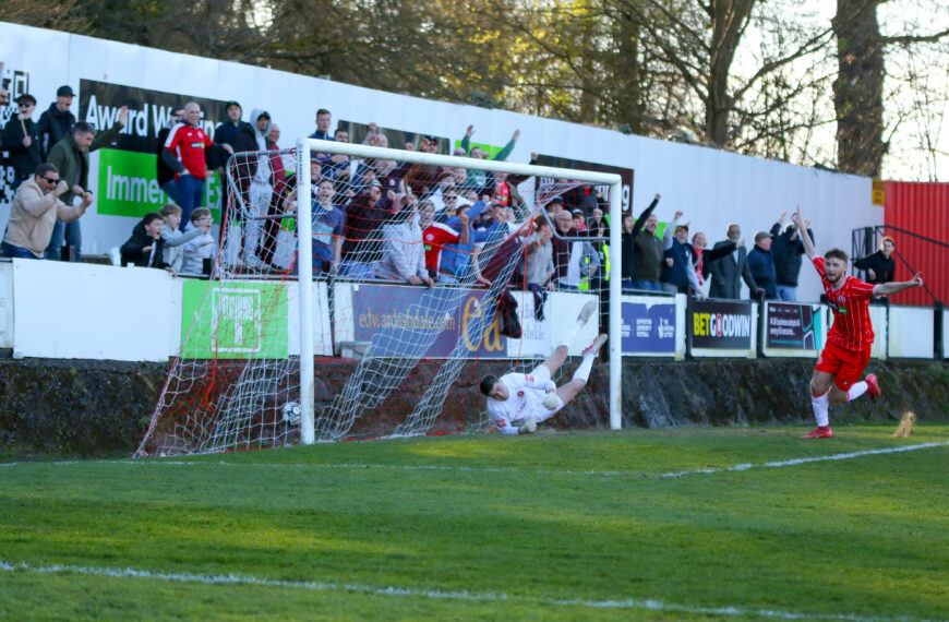 On-loan striker fires Welling United to crucial victory ahead of Isthmian League Premier Division relegation six-pointer