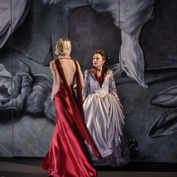 Review: Les Liaisons Dangereuses @ The National Theatre