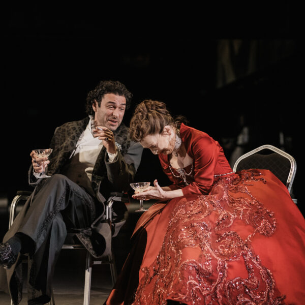 Review: Les Liaisons Dangereuses @ The National Theatre