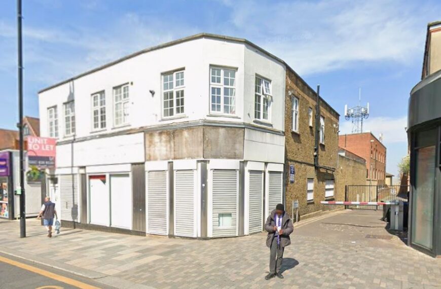 Vacant high street bank could become 24-hour slots centre