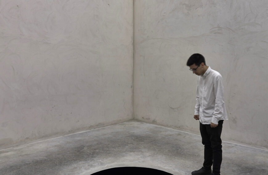 Review: Anish Kapoor at Hayward Gallery