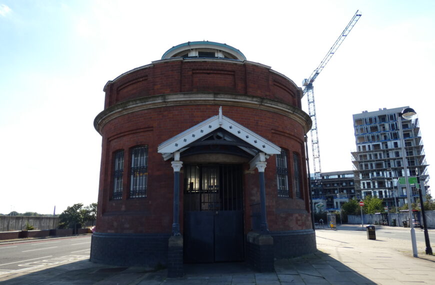 Woolwich foot tunnel lift to be fixed by December