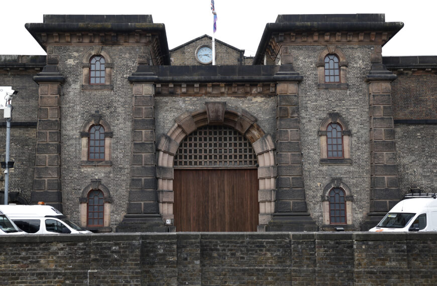 HMP Wandsworth staff ‘took no meaningful steps’ to prevent prisoner’s suicide says watchdog