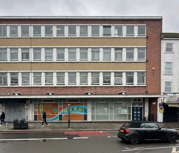 Lewisham library opening delayed again