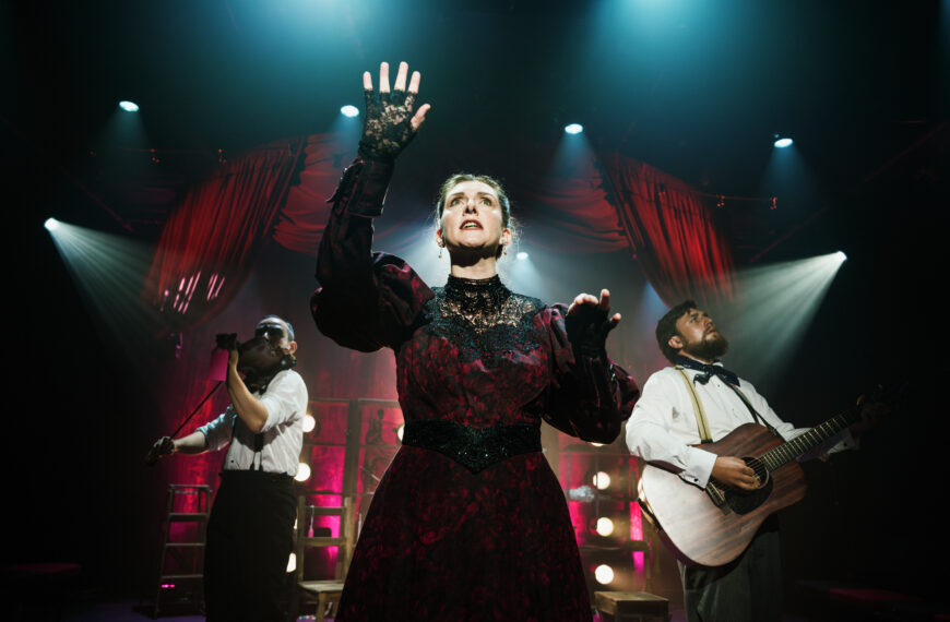 Review: Bury the Hatchet at Southwark Playhouse