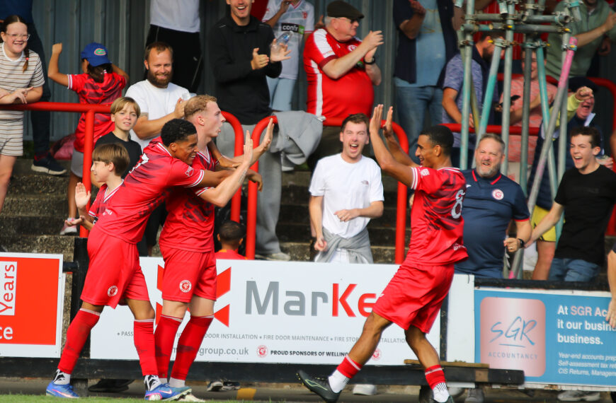 Welling United continue stunning home form