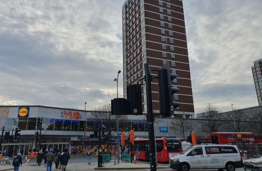 West 12 Shopping Centre’s Vue Cinema could become padel courts