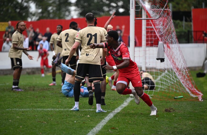 Welling United hit top spot in Isthmian League Premier Division after Whyteleafe victory