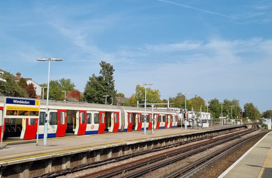 ‘Commuters won’t move to Southfields because of the District Line’ say campaigners